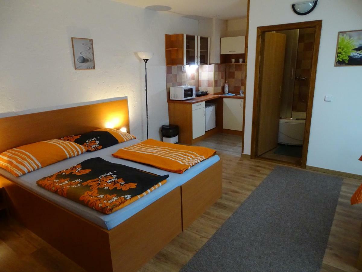 Penzion Pod Vapenkami Strážnice Bagian luar foto