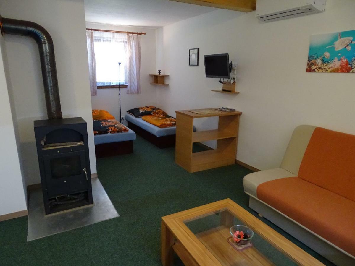 Penzion Pod Vapenkami Strážnice Bagian luar foto